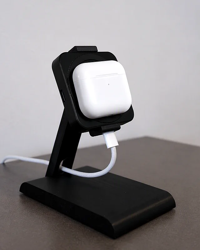 AirPods-Case auf dem HPER